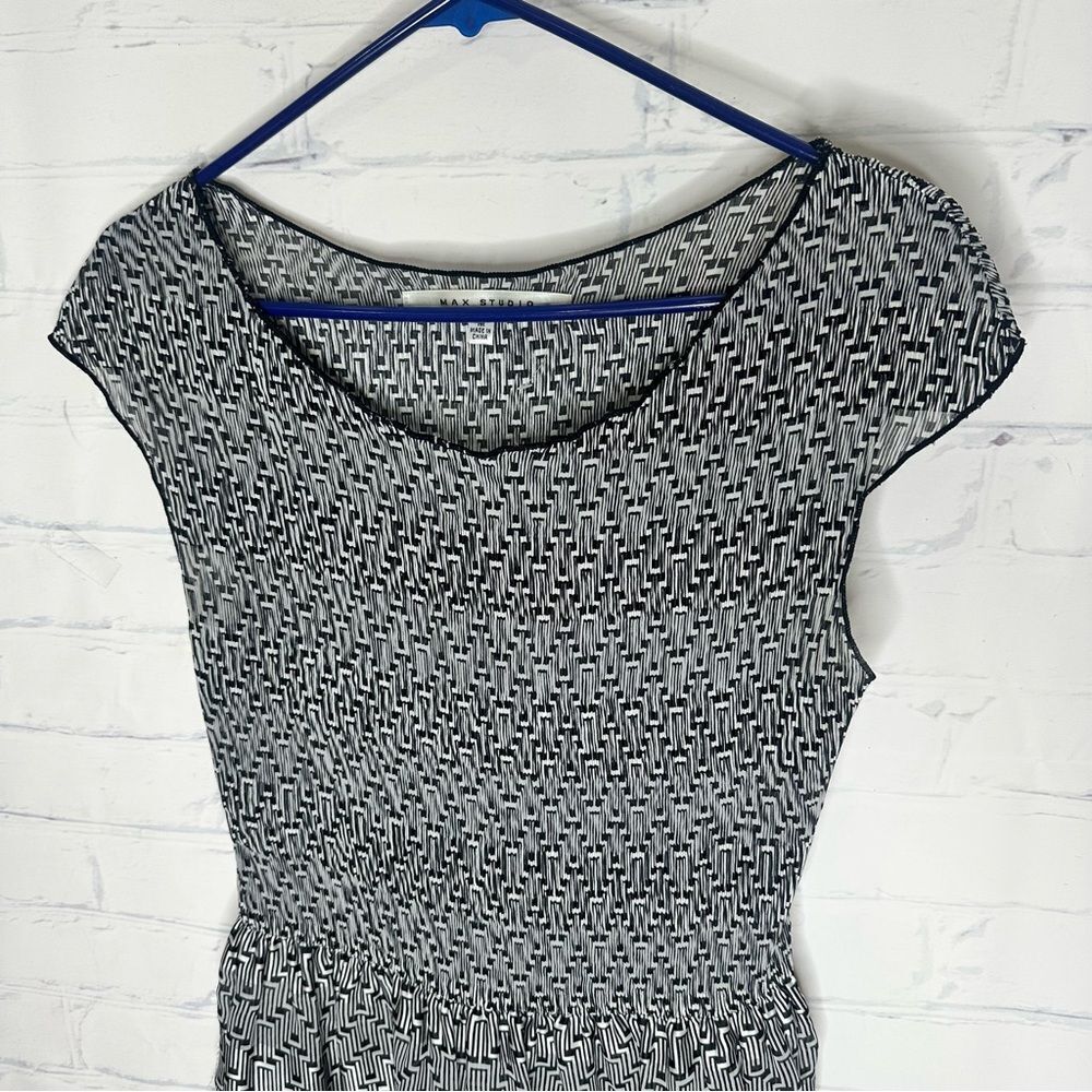 Max Studio‎ medium dress - Picture 3 of 7